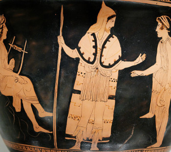 Ο Ορφεύς σε ερυθρόμορφες παραστάσεις αγγείων των μέσων του 5ου αι. π.Χ.: Kρατήρας στο Μητροπολιτικό Μουσείο της Νέας Υόρκης. Στις πρωϊμότερες παραστάσεις της αρχαιότητας ο Ορφεύς δεν απεικονίζεται ως Θραξ 