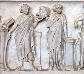 Καλλιόπη Θάλεια Τερψιχόρη; Ευτέρπη: Λεπτομέρεια ανάγλυφης παράστασης των Μουσών σε μαρμάρινη σαρκοφάγο («Σαρκοφάγος των Μουσών») της Ρωμαϊκής Εποχής (150-160 μ.Χ.), στο Μουσείο του Λούβρου 